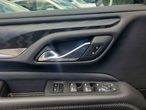 Used 2023 GMC Yukon XL Denali AWD/4WD image 17