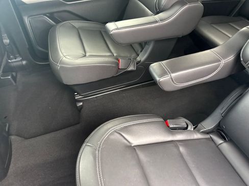 Used 2023 Ford Explorer XLT w/ Equipment Group 202A image 17