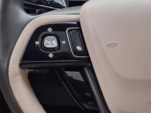 Certified 2024 Lincoln Corsair Reserve w/ Equipment Group 201A image 15