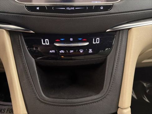 Used 2017 Cadillac XT5 FWD image 33