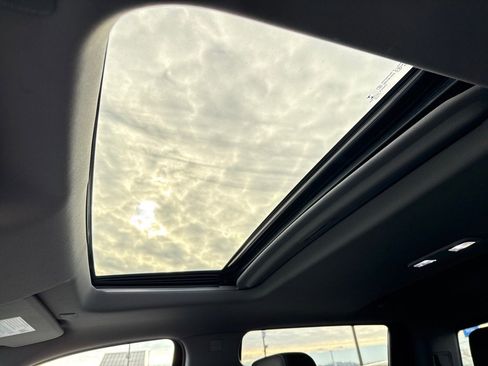 Used 2020 Chevrolet Silverado 1500 LTZ w/ LTZ Premium Package image 28