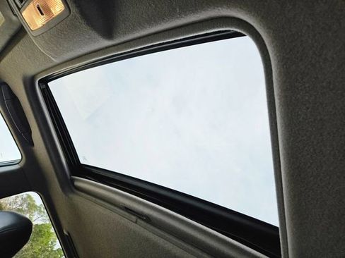 Used 2013 Toyota Highlander Limited image 27