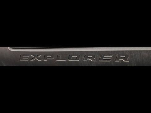 Used 2021 Ford Explorer XLT w/ Equipment Group 202A AWD/4WD image 59