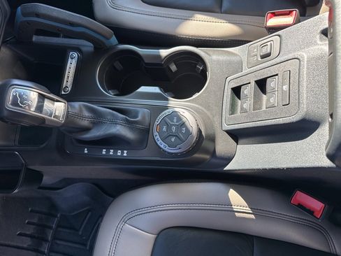 Used 2023 Ford Bronco Wildtrak image 18
