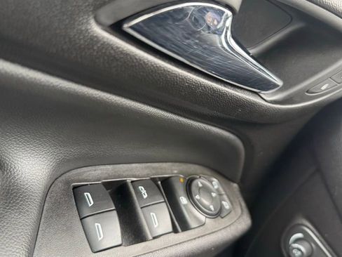 Used 2020 Chevrolet Equinox LT AWD/4WD image 17