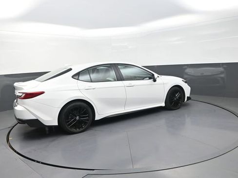 Used 2025 Toyota Camry SE w/ Convenience Package image 20