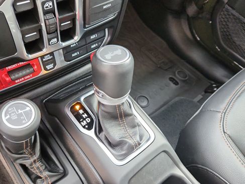 Used 2022 Jeep Wrangler Unlimited Rubicon w/ Trailer Tow Package image 25