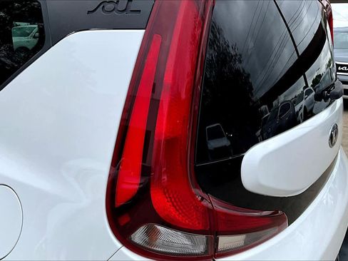 Used 2021 Kia Soul LX FWD image 26