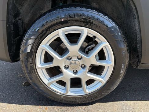 Used 2021 Jeep Renegade Latitude FWD image 6