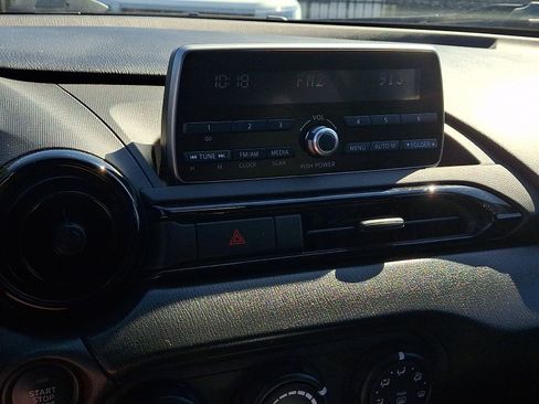 Used 2017 MAZDA MX-5 Miata Sport image 14