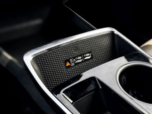 Used 2025 Chevrolet Equinox LT w/ Convenience Package II FWD image 21