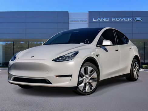 Used 2023 Tesla Model Y Long Range AWD/4WD image 1