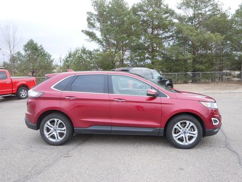 Used 2016 Ford Edge Titanium w/ Technology Package AWD/4WD image 4