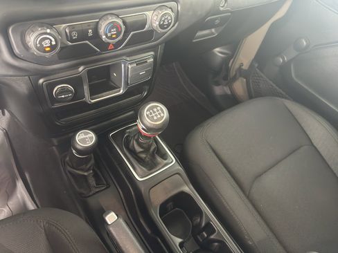 Used 2020 Jeep Gladiator Sport AWD/4WD image 25