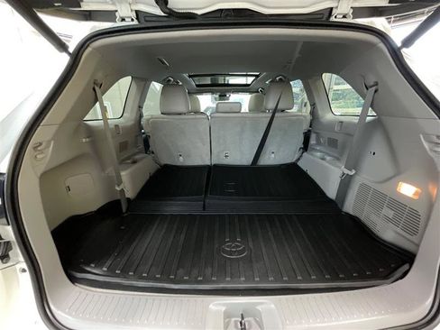 Used 2017 Toyota Highlander Limited Platinum AWD/4WD image 29