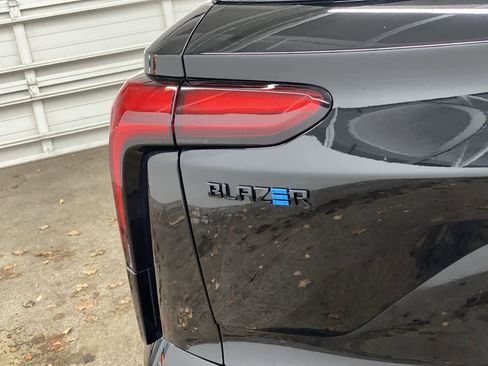 Used 2024 Chevrolet Blazer EV RS image 10