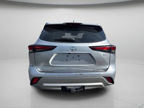 Used 2025 Toyota Highlander Platinum AWD/4WD image 6