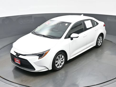 Used 2024 Toyota Corolla LE FWD image 33