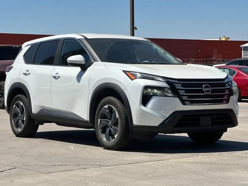Used 2024 Nissan Rogue SV AWD/4WD image 10