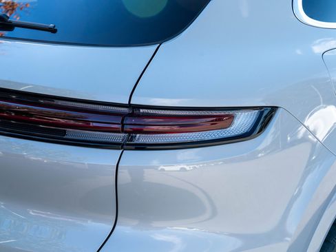 Certified 2024 Porsche Cayenne image 14