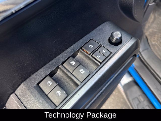 Used 2020 Toyota Tacoma TRD Sport w/ Technology Package AWD/4WD image 13