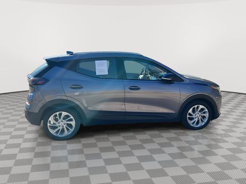 Used 2022 Chevrolet Bolt EUV LT w/ Comfort Package image 6