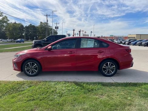 Used 2023 Kia Forte LXS image 10