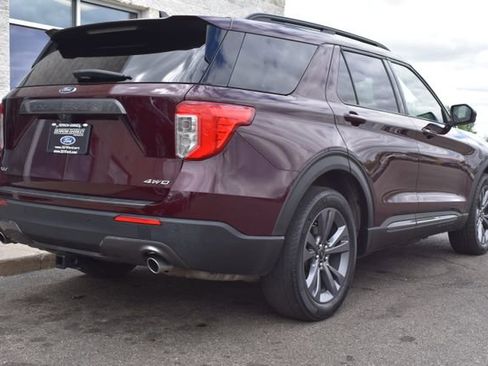 Used 2022 Ford Explorer XLT w/ Equipment Group 202A AWD/4WD image 16