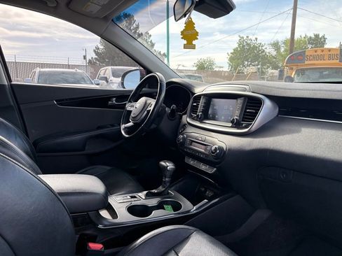 Used 2019 Kia Sorento EX FWD image 9
