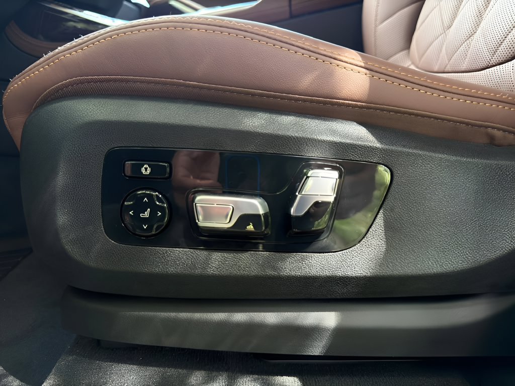 New 2027 BMW X7 xDrive40i w/ Executive Package AWD/4WD image 11