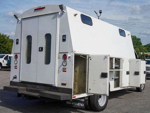 Used 2016 Ford E-450 and Econoline 450 Super Duty w/ Power Windows & Locks Group RWD image 22