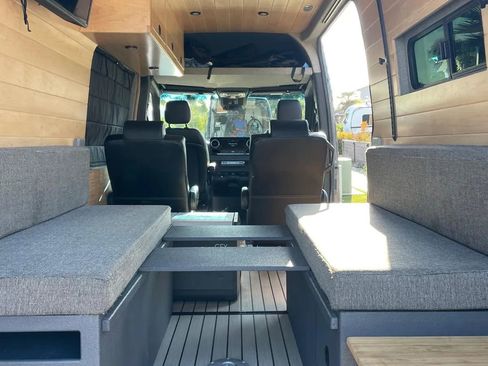 Used 2021 Mercedes-Benz Sprinter 2500 image 13