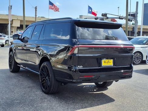 New 2025 Lincoln Navigator L Reserve w/ Jet Appearance Package AWD/4WD image 4