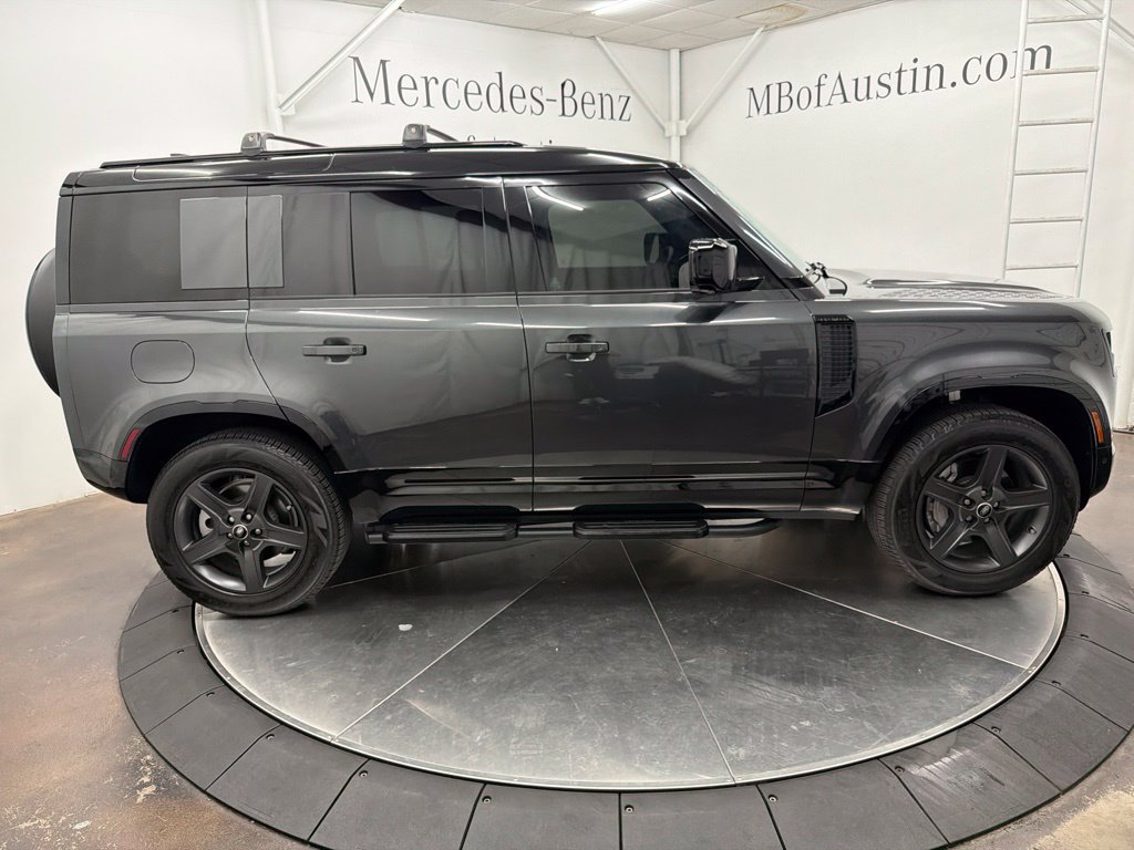 Used 2025 Land Rover Defender 110 X-Dynamic SE AWD/4WD image 8