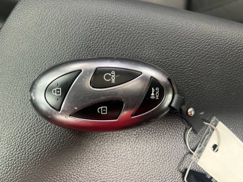 Used 2025 Hyundai Elantra SEL FWD image 31