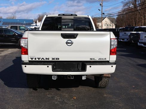 Used 2017 Nissan Titan SL image 6