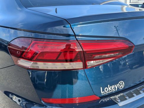 Certified 2022 Volkswagen Passat 2.0T SE image 8