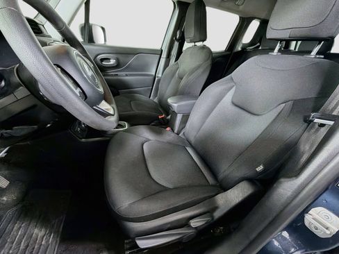 Used 2023 Jeep Renegade Latitude AWD/4WD image 12