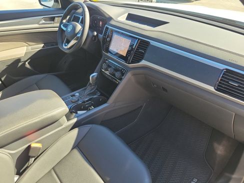 Certified 2023 Volkswagen Atlas Cross Sport SEL R-Line image 32