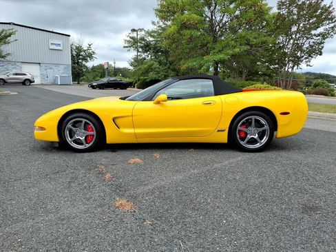 Used 2002 Chevrolet Corvette Convertible w/ Preferred Equipment Group2 RWD image 14