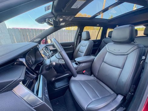 Used 2024 Cadillac XT6 Premium Luxury AWD/4WD image 18