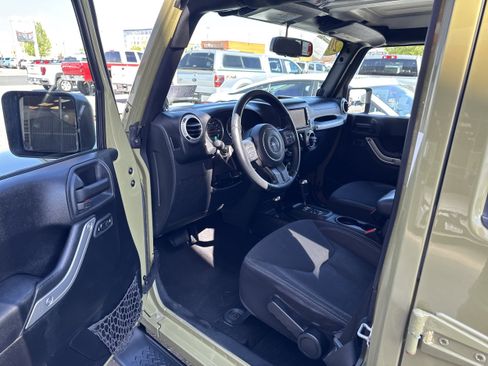 Used 2013 Jeep Wrangler Unlimited Sahara w/ Dual Top Group AWD/4WD image 2