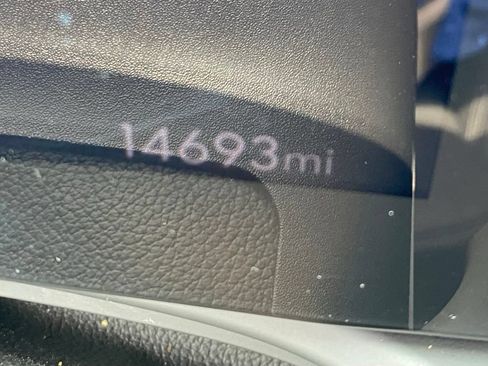 Used 2024 Buick Encore GX Avenir w/ Avenir Convenience Package FWD image 5