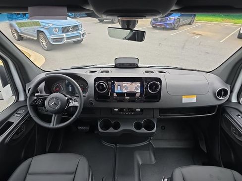 New 2025 Mercedes-Benz Sprinter 2500 image 9