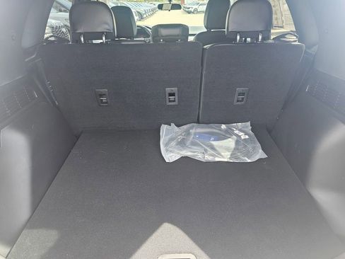 Used 2025 Ford Escape SE image 10