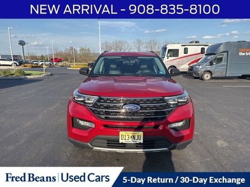 Used 2020 Ford Explorer XLT w/ Equipment Group 202A image 2