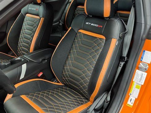 Used 2021 Ford Mustang Shelby GT500 w/ Technology Package image 28