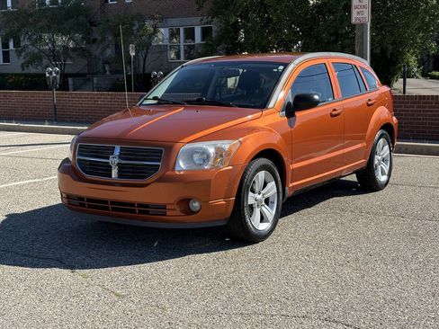 Used 2011 Dodge Caliber Mainstreet FWD image 2