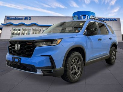 New 2025 Honda Pilot TrailSport