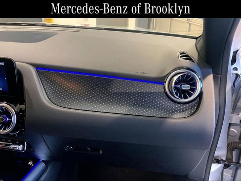 Used 2025 Mercedes-Benz GLA 250 4MATIC image 18